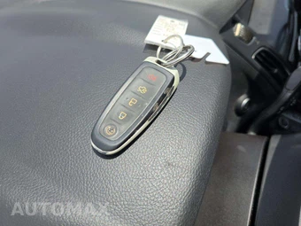 2015 Ford Focus Titanium Sedan - miniatura 8