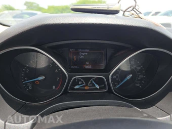 2015 Ford Focus Titanium Sedan - miniatura 9