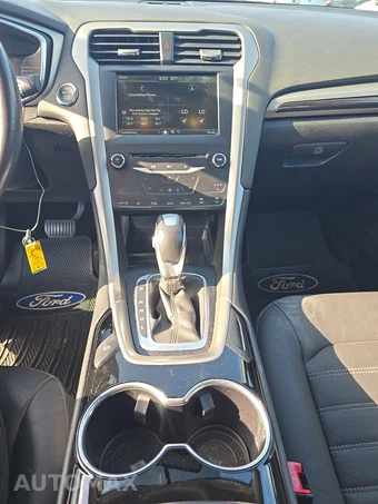 2015 Ford Fusion Hybrid SE – miniatura 11