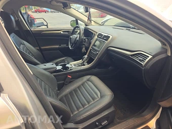 2015 Ford Fusion Hybrid SE - miniatura 8