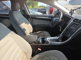 2015 Ford Fusion S – miniatura 8