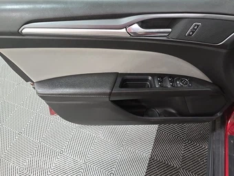 2015 Ford Fusion S – miniatura 9