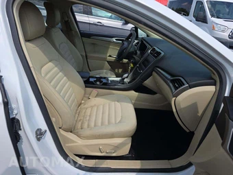 2015 Ford Fusion SE - miniatura 18