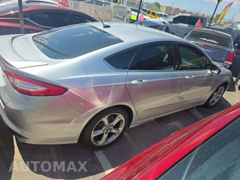 2015 Ford Fusion SE - miniatura 4