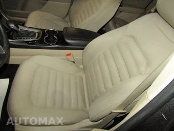 2015 Ford Fusion SE – miniatura 10