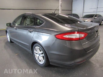 2015 Ford Fusion SE – miniatura 4