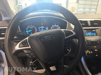 2015 Ford Fusion SE - miniatura 10