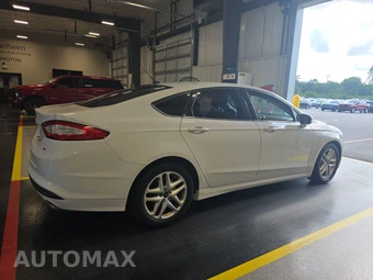 2015 Ford Fusion SE - miniatura 4