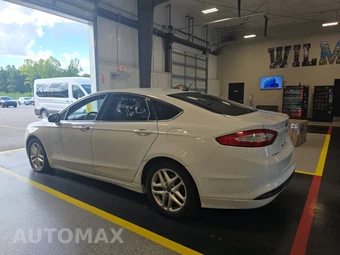 2015 Ford Fusion SE - miniatura 6