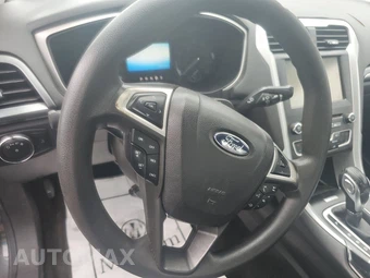 2015 Ford Fusion SE – miniatura 10