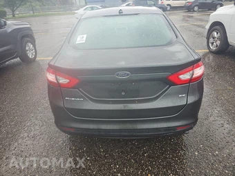 2015 Ford Fusion SE – miniatura 5
