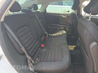 2015 Ford Fusion SE - miniatura 16