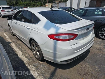 2015 Ford Fusion SE - miniatura 2