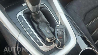 2015 Ford Fusion SE - miniatura 18