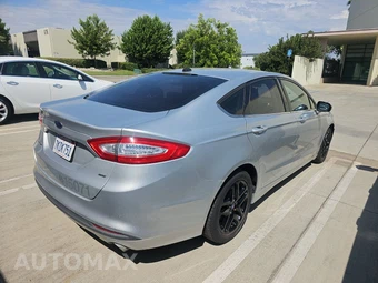 2015 Ford Fusion SE - miniatura 4