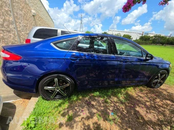 2015 Ford Fusion SE - miniatura 4