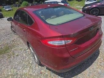 2015 Ford Fusion SE - miniatura 2