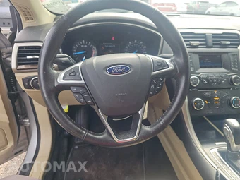 2015 Ford Fusion SE – miniatura 10