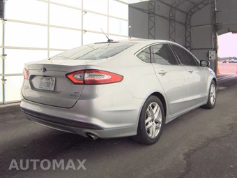 2015 Ford Fusion SE – miniatura 4