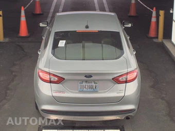 2015 Ford Fusion SE – miniatura 5