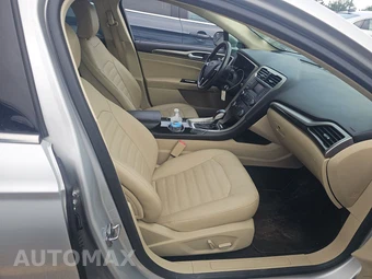 2015 Ford Fusion SE – miniatura 8