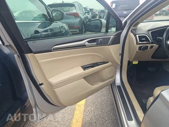 2015 Ford Fusion SE – miniatura 9