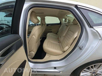 2015 Ford Fusion SE – miniatura 13