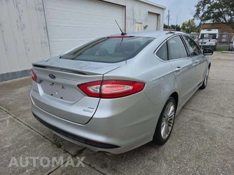 2015 Ford Fusion SE – miniatura 3