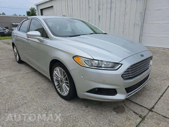 2015 Ford Fusion SE – miniatura 4