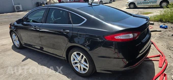 2015 Ford Fusion SE - miniatura 16