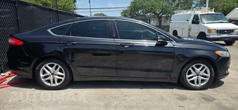 2015 Ford Fusion SE - miniatura 17
