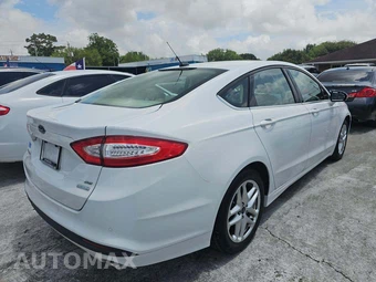 2015 Ford Fusion SE – miniatura 3