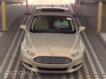 2015 Ford Fusion SE - miniatura 2