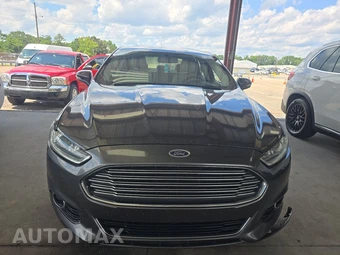 2015 Ford Fusion Titanium – miniatura 2