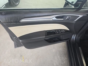 2015 Ford Fusion Titanium – miniatura 9
