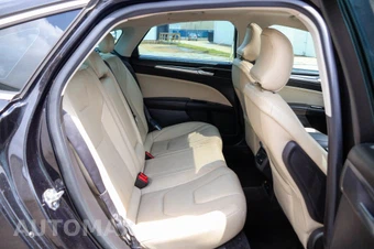 2015 Ford Fusion Titanium - miniatura 13