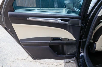 2015 Ford Fusion Titanium - miniatura 20