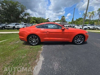 2015 Ford Mustang EcoBoost Premium Coupe – miniatura 4