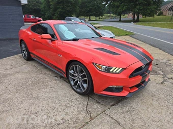 2015 Ford Mustang GT Coupe - miniatura 4