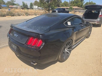 2015 Ford Mustang GT Coupe - miniatura 4