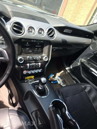 2015 Ford Mustang GT Premium Coupe - miniatura 10
