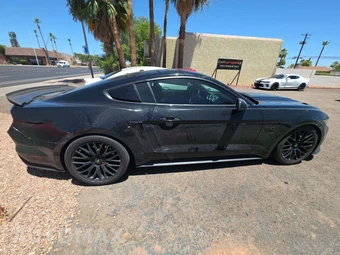 2015 Ford Mustang GT Premium Coupe - miniatura 4