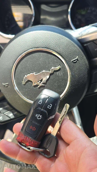 2015 Ford Mustang GT Premium Coupe - miniatura 19