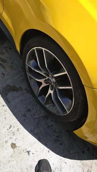 2015 Ford Mustang GT Premium Coupe - miniatura 30