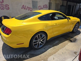 2015 Ford Mustang GT Premium Coupe - miniatura 4