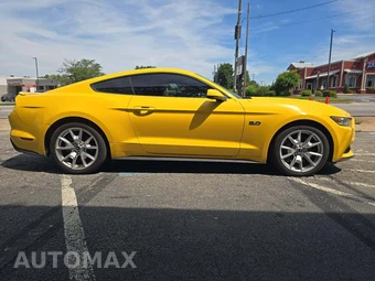 2015 Ford Mustang GT Premium Coupe - miniatura 4