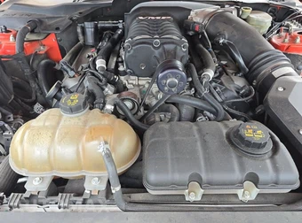 2015 Ford Mustang GT Premium Coupe - miniatura 7