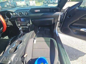 2015 Ford Mustang V6 Convertible – miniatura 20