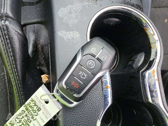 2015 Ford Mustang V6 Coupe – miniatura 8