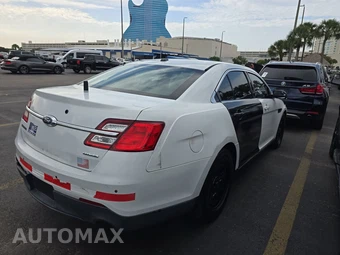 2015 Ford Police Interceptor Sedan – miniatura 4